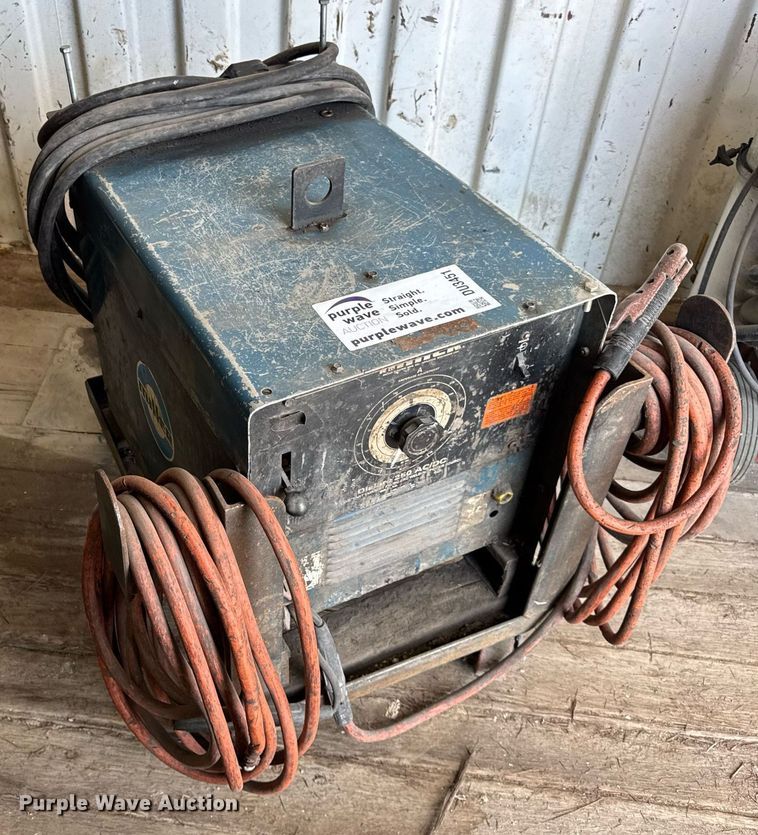image for item DU3451 Miller Dialarc 250 welder