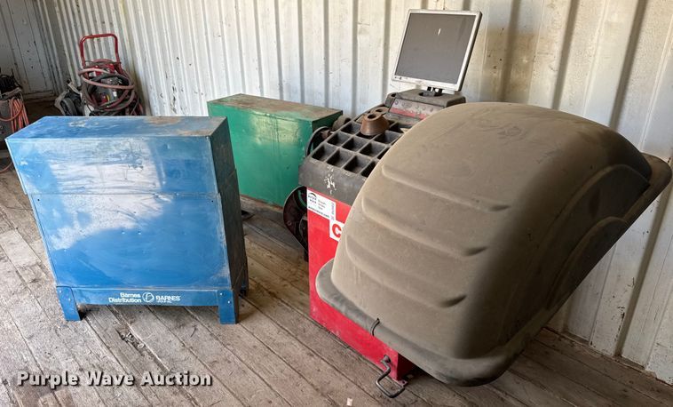 image for item DU3452 CEMB C73-L tire balancer