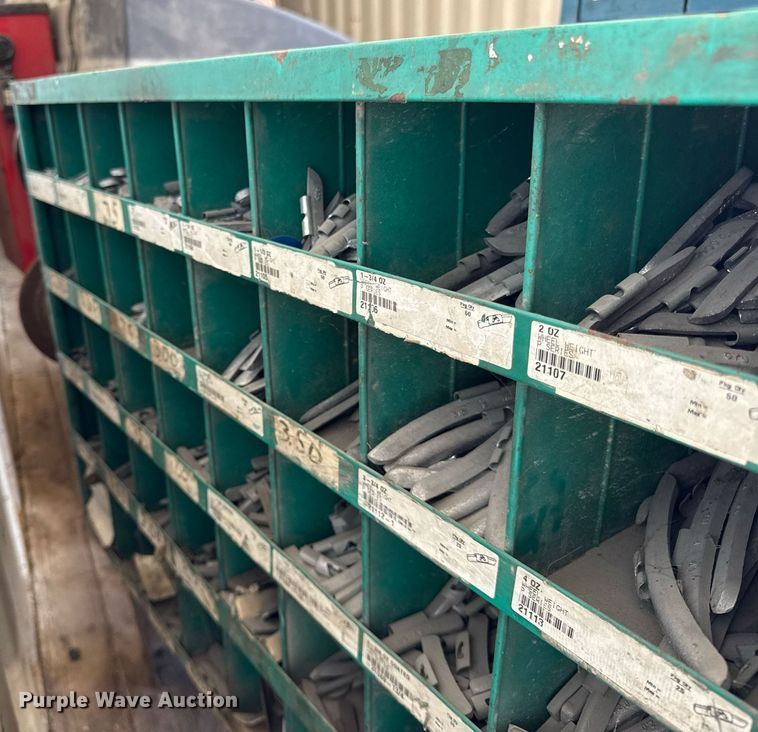 image for item DU3452 CEMB C73-L tire balancer