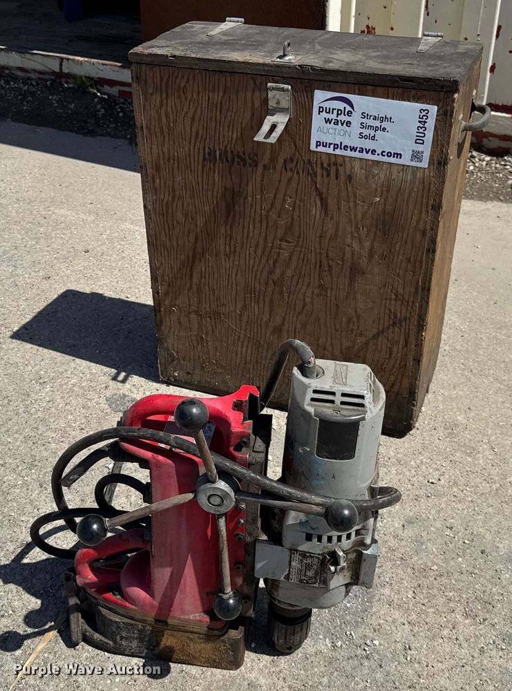 image for item DU3453 Milwaukee electromagnetic drill press