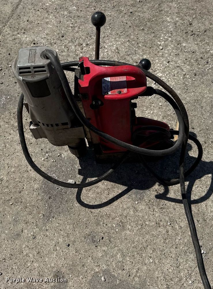 image for item DU3453 Milwaukee electromagnetic drill press