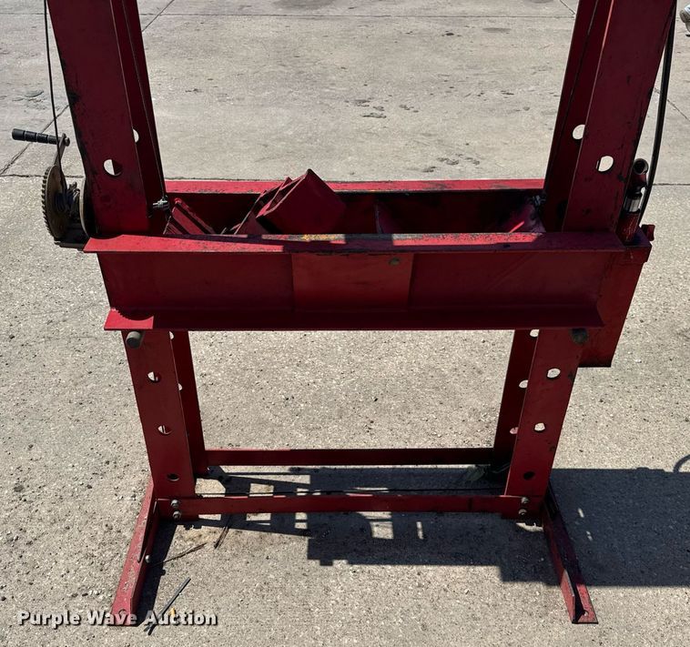 image for item DU3456 Hydraulic press