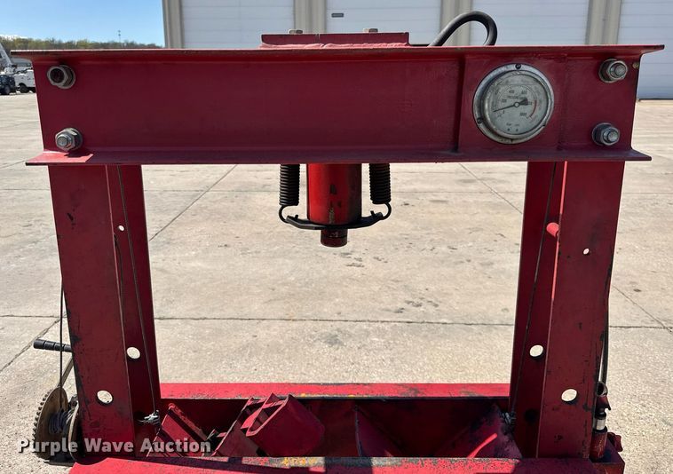 image for item DU3456 Hydraulic press