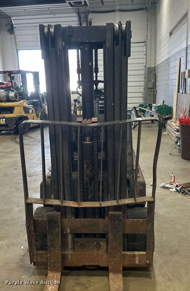 image for item DV0741 Hyster forklift