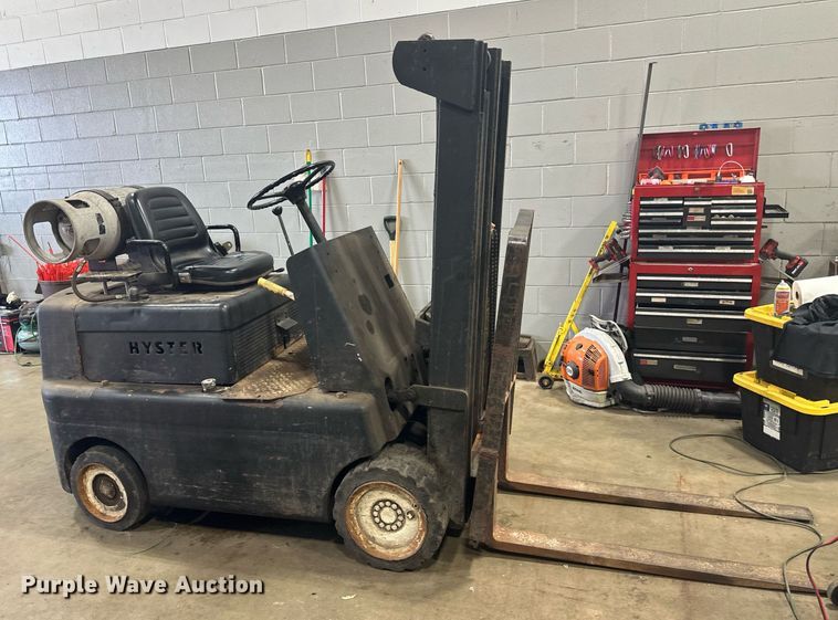 image for item DV0741 Hyster forklift