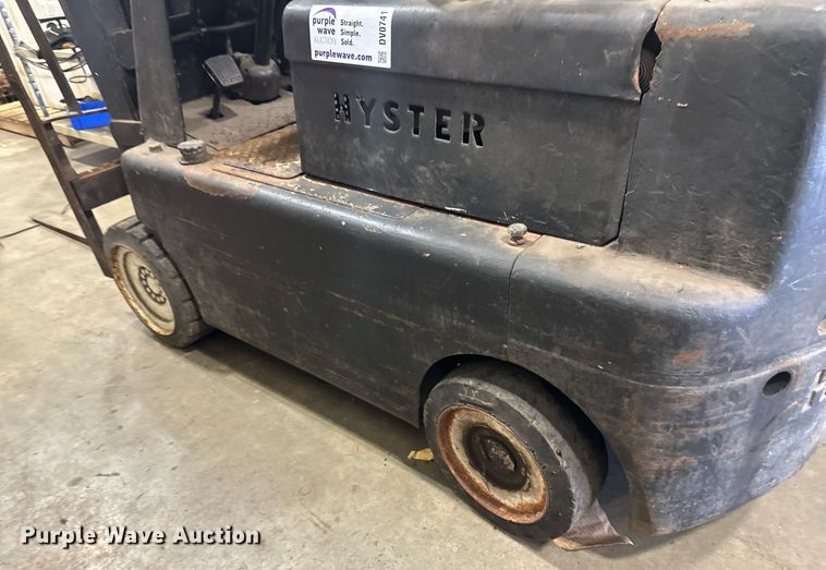 image for item DV0741 Hyster forklift