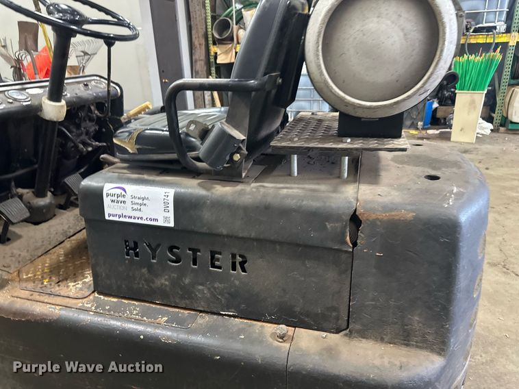 image for item DV0741 Hyster forklift