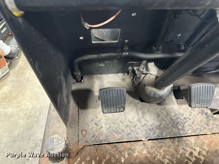 image for item DV0741 Hyster forklift