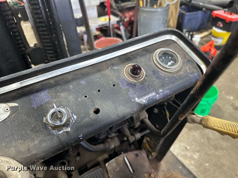 image for item DV0741 Hyster forklift