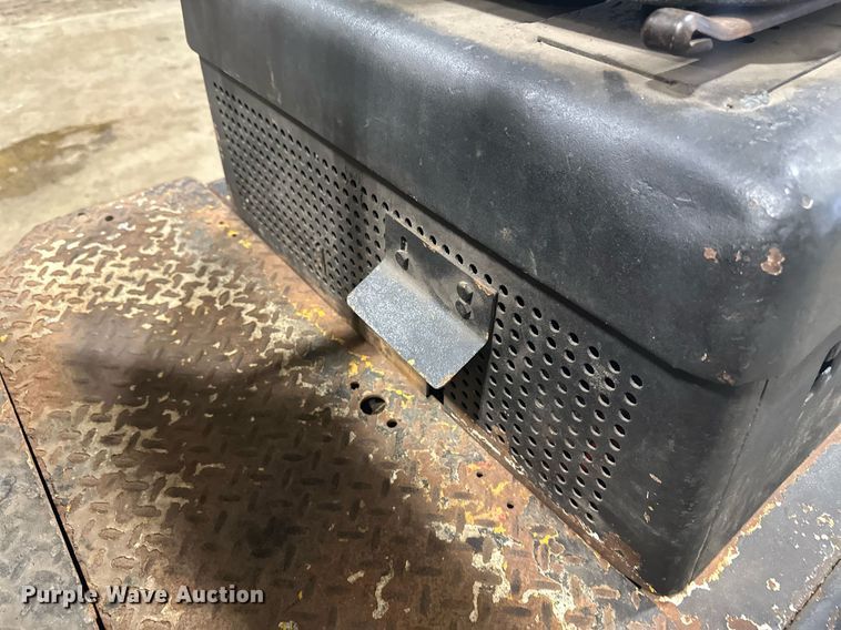 image for item DV0741 Hyster forklift