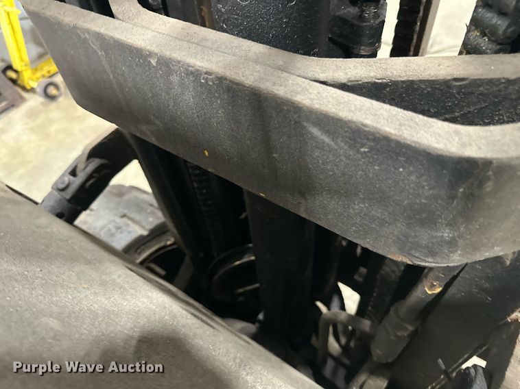 image for item DV0741 Hyster forklift