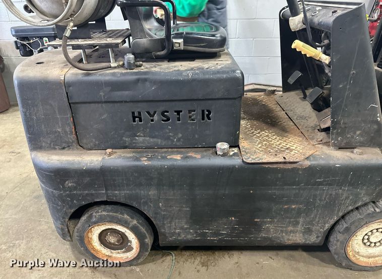 image for item DV0741 Hyster forklift