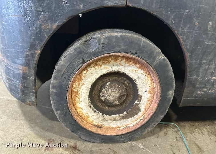 image for item DV0741 Hyster forklift