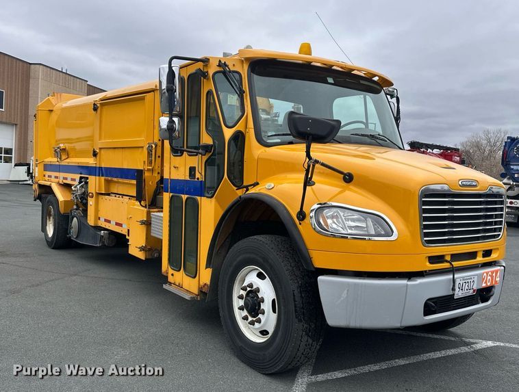 image for item DV0749 2016 Freightliner  M2 refuse truck