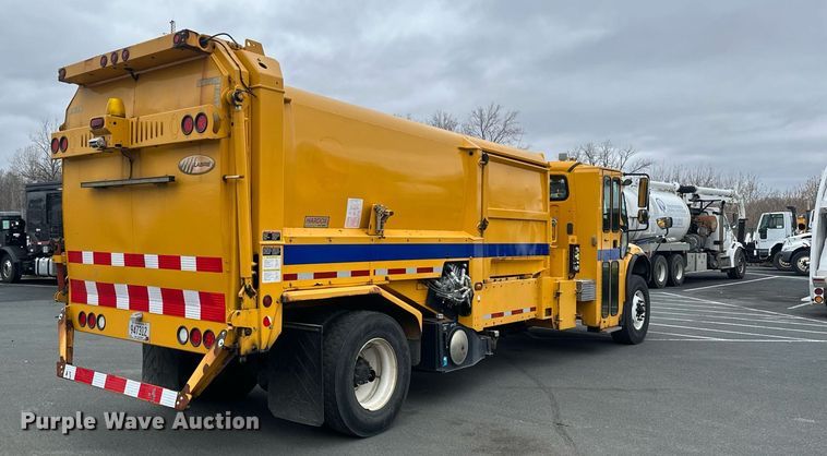 image for item DV0749 2016 Freightliner  M2 refuse truck