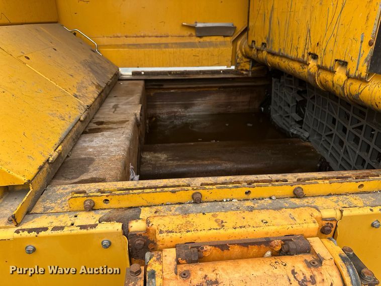 image for item DV0749 2016 Freightliner  M2 refuse truck