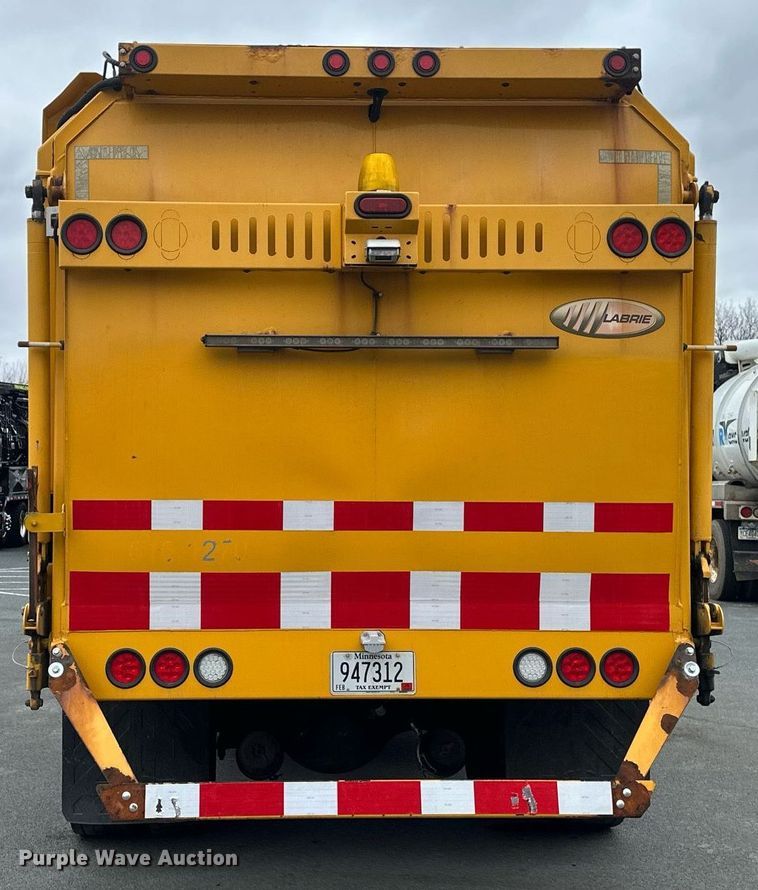 image for item DV0749 2016 Freightliner  M2 refuse truck