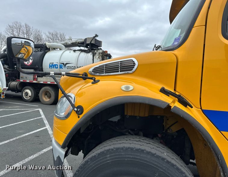 image for item DV0749 2016 Freightliner  M2 refuse truck