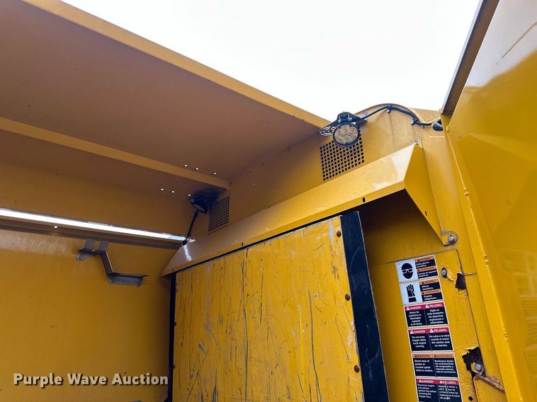 image for item DV0749 2016 Freightliner  M2 refuse truck