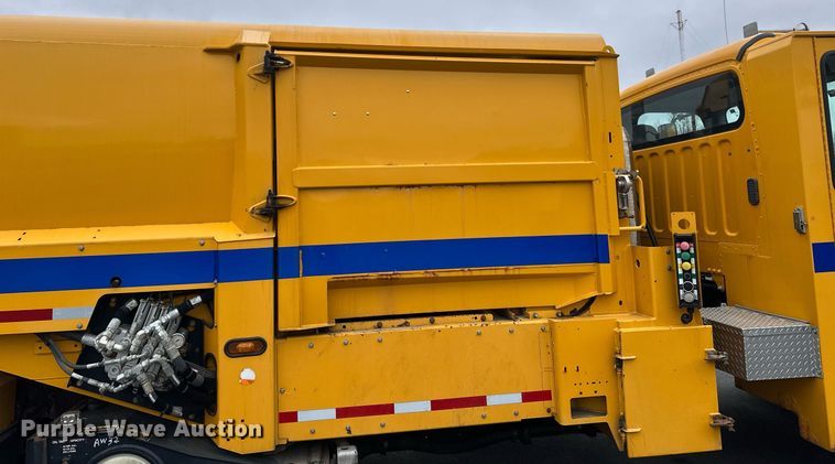 image for item DV0749 2016 Freightliner  M2 refuse truck