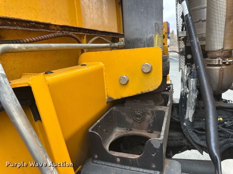 image for item DV0749 2016 Freightliner  M2 refuse truck