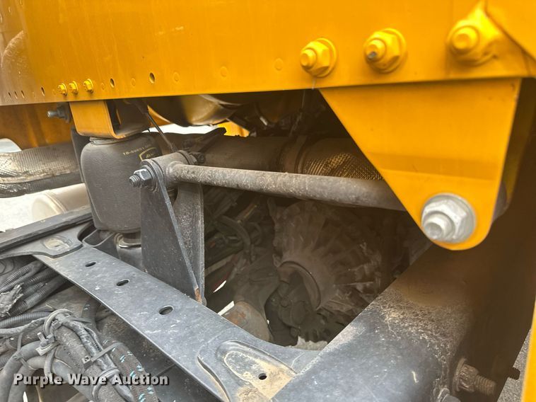 image for item DV0749 2016 Freightliner  M2 refuse truck