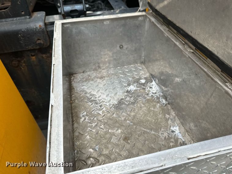 image for item DV0749 2016 Freightliner  M2 refuse truck