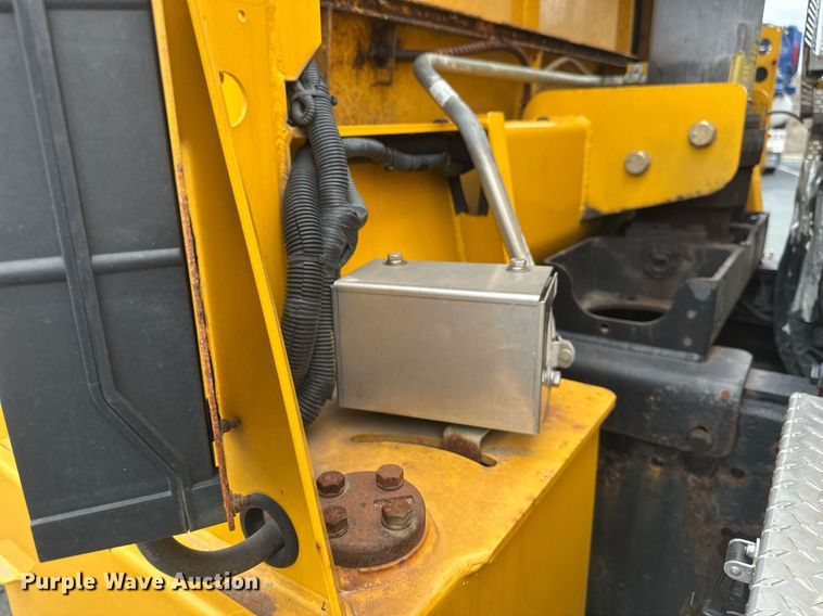 image for item DV0749 2016 Freightliner  M2 refuse truck