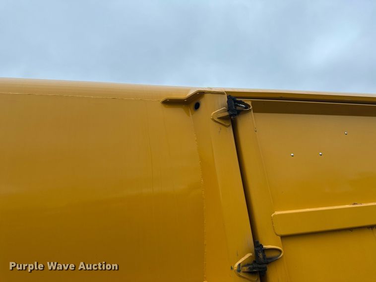 image for item DV0749 2016 Freightliner  M2 refuse truck