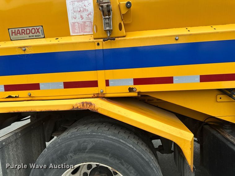 image for item DV0749 2016 Freightliner  M2 refuse truck