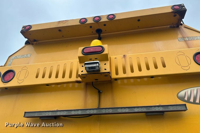 image for item DV0749 2016 Freightliner  M2 refuse truck