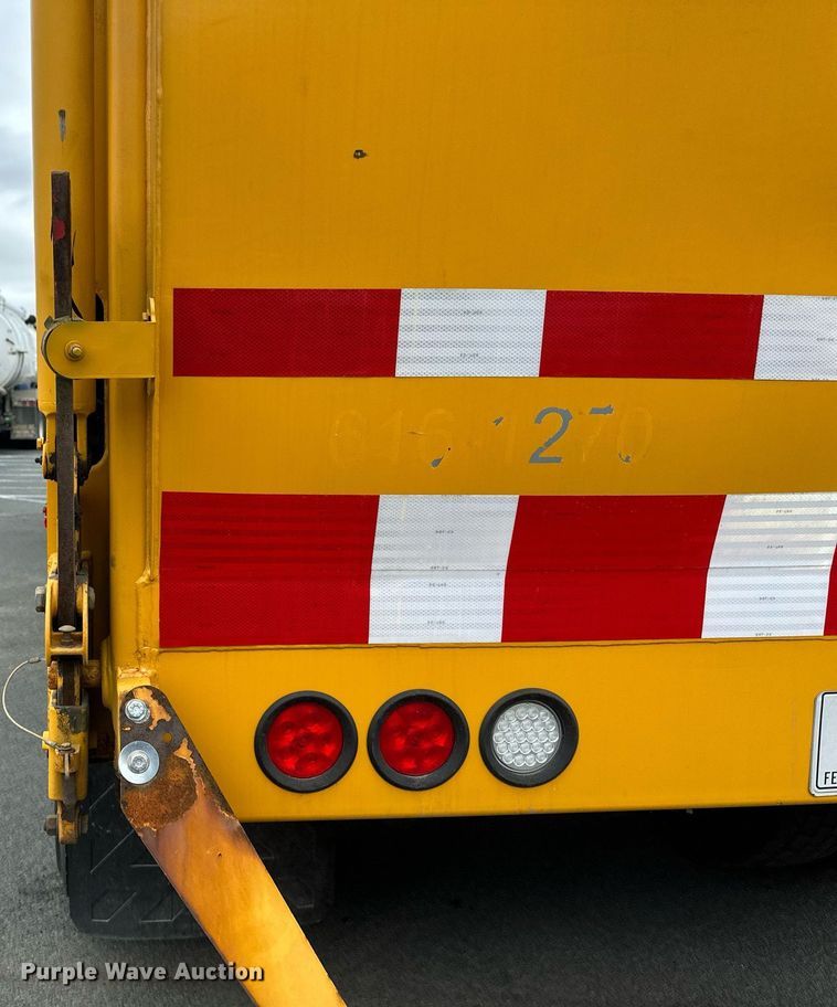 image for item DV0749 2016 Freightliner  M2 refuse truck