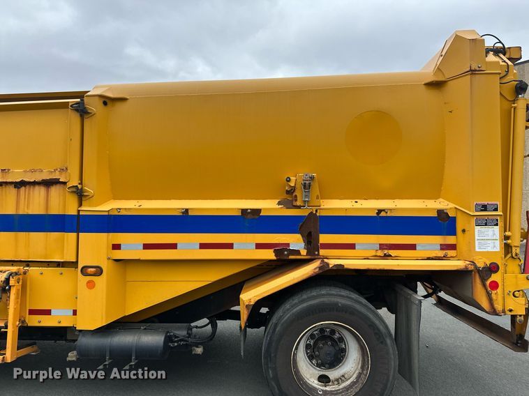 image for item DV0749 2016 Freightliner  M2 refuse truck