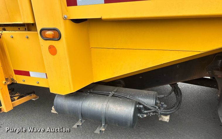 image for item DV0749 2016 Freightliner  M2 refuse truck