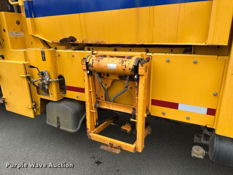 image for item DV0749 2016 Freightliner  M2 refuse truck