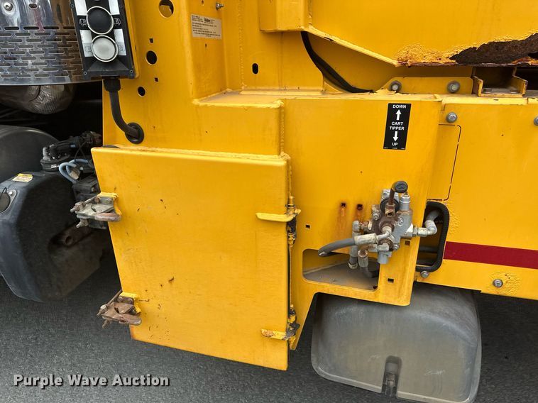 image for item DV0749 2016 Freightliner  M2 refuse truck