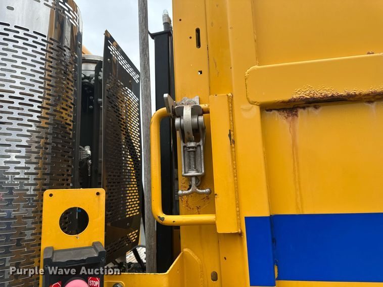 image for item DV0749 2016 Freightliner  M2 refuse truck