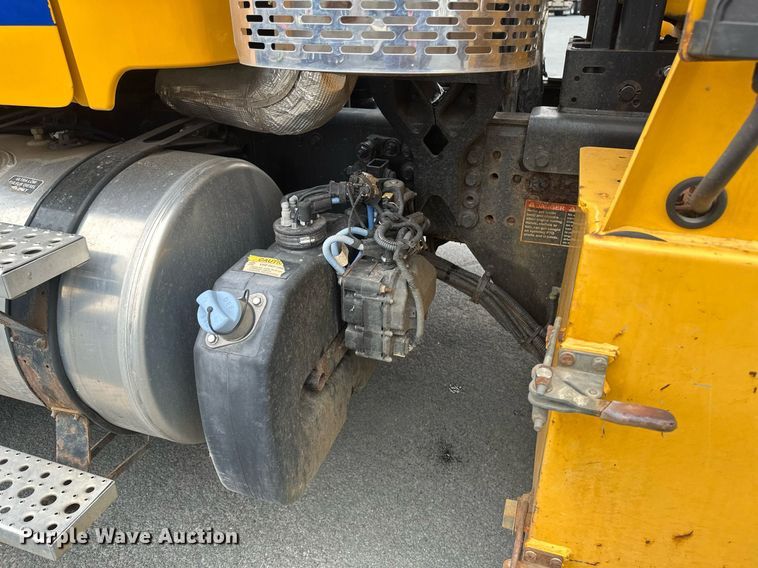 image for item DV0749 2016 Freightliner  M2 refuse truck