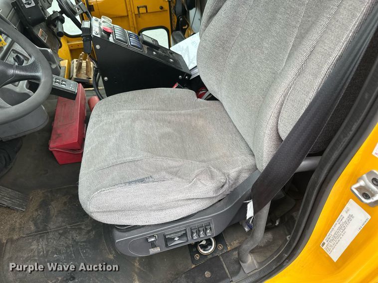 image for item DV0749 2016 Freightliner  M2 refuse truck