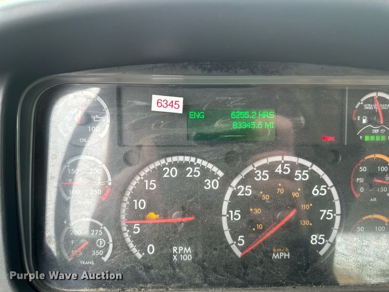 image for item DV0749 2016 Freightliner  M2 refuse truck