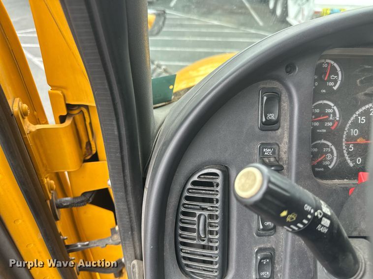 image for item DV0749 2016 Freightliner  M2 refuse truck