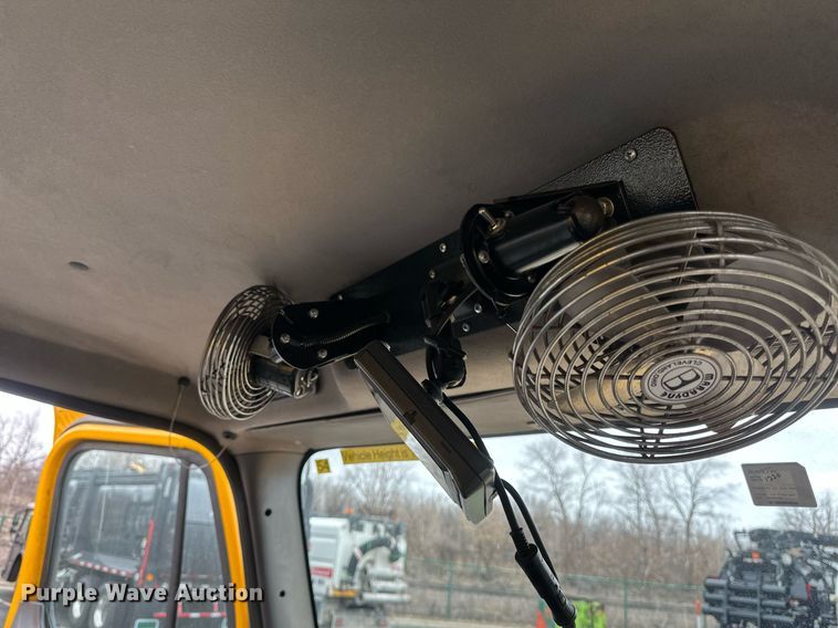 image for item DV0749 2016 Freightliner  M2 refuse truck