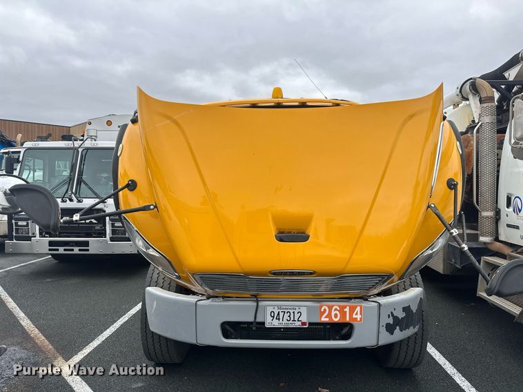image for item DV0749 2016 Freightliner  M2 refuse truck