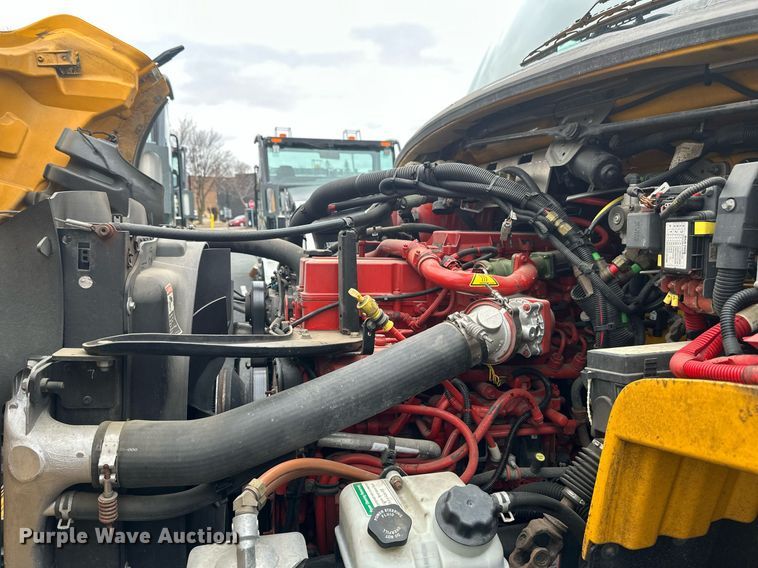 image for item DV0749 2016 Freightliner  M2 refuse truck