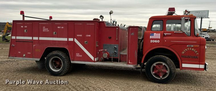 image for item DV1882 1972 Ford 700 pumper fire truck