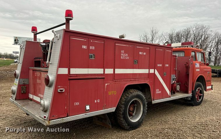 image for item DV1882 1972 Ford 700 pumper fire truck