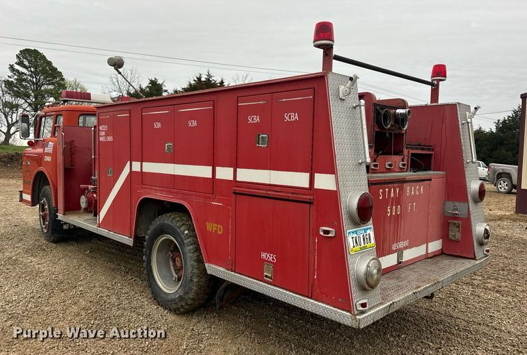 image for item DV1882 1972 Ford 700 pumper fire truck
