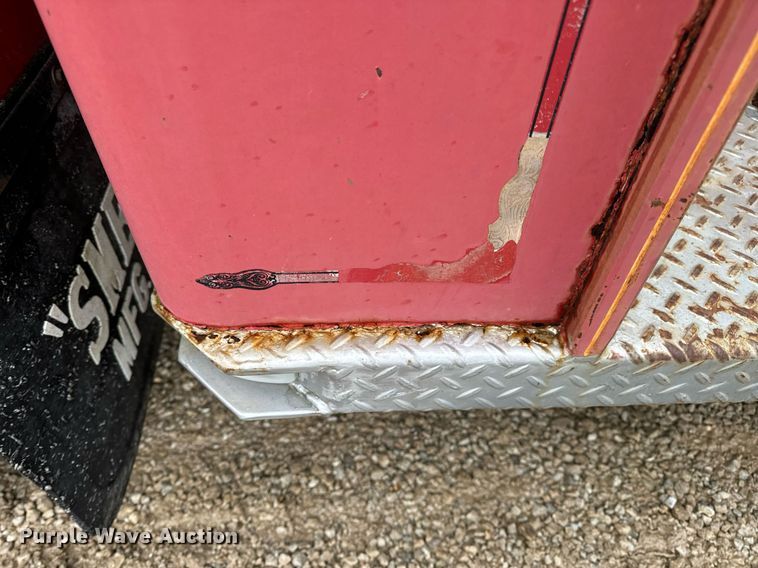 image for item DV1882 1972 Ford 700 pumper fire truck