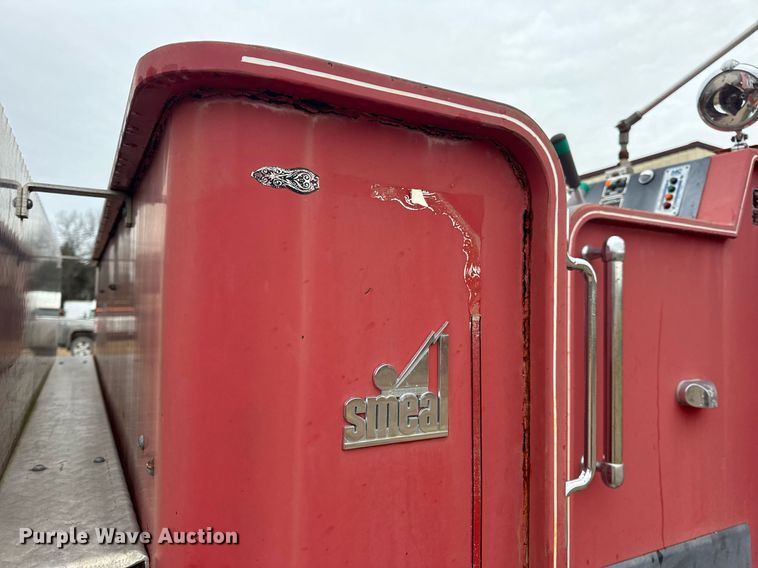 image for item DV1882 1972 Ford 700 pumper fire truck