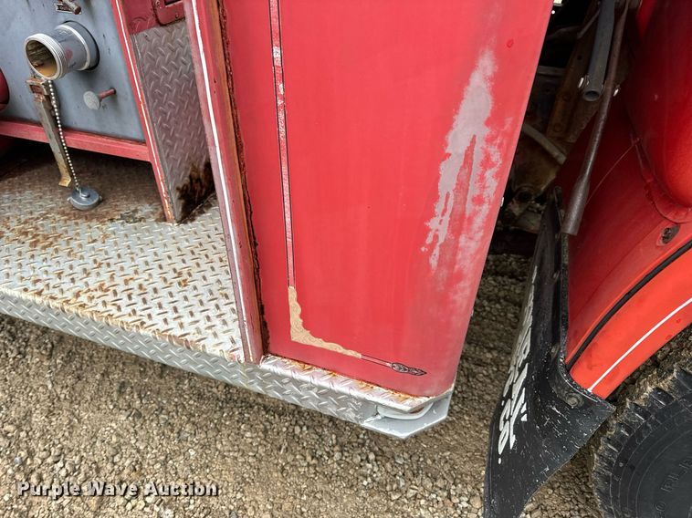 image for item DV1882 1972 Ford 700 pumper fire truck